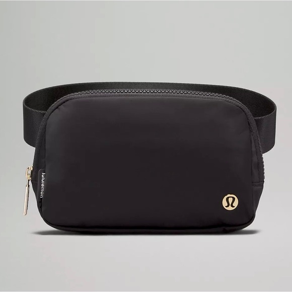 NWT Black / GOLD Lululemon Everywhere Belt bag 1L original size GOLD metal logo - Picture 8 of 15